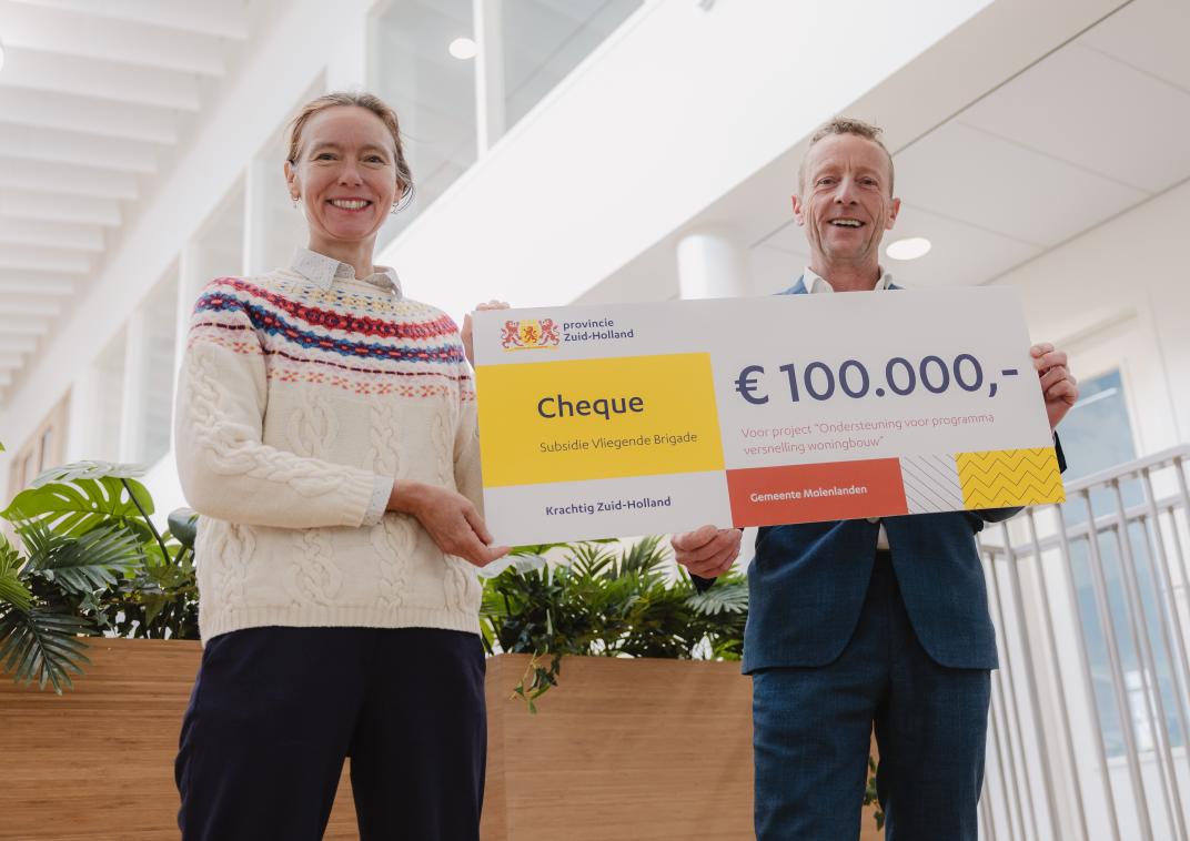 Foto 1 uitreiking cheque