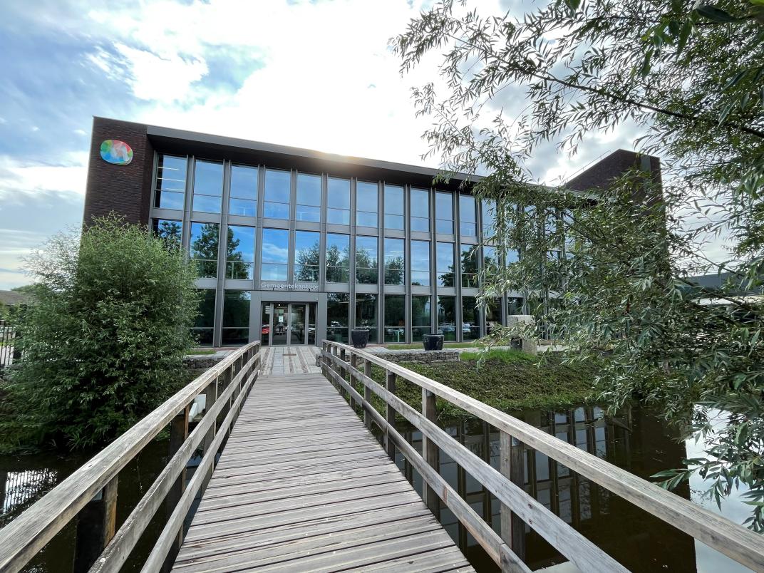 Illustratieve weergave van het gemeentekantoor in Bleskensgraaf