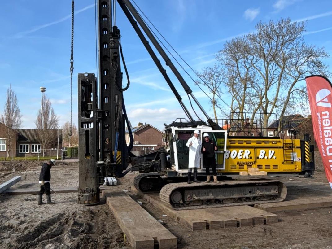 Illustratieve weergave tekst ''Eerste paal geslagen in Giessen-Oudekerk''