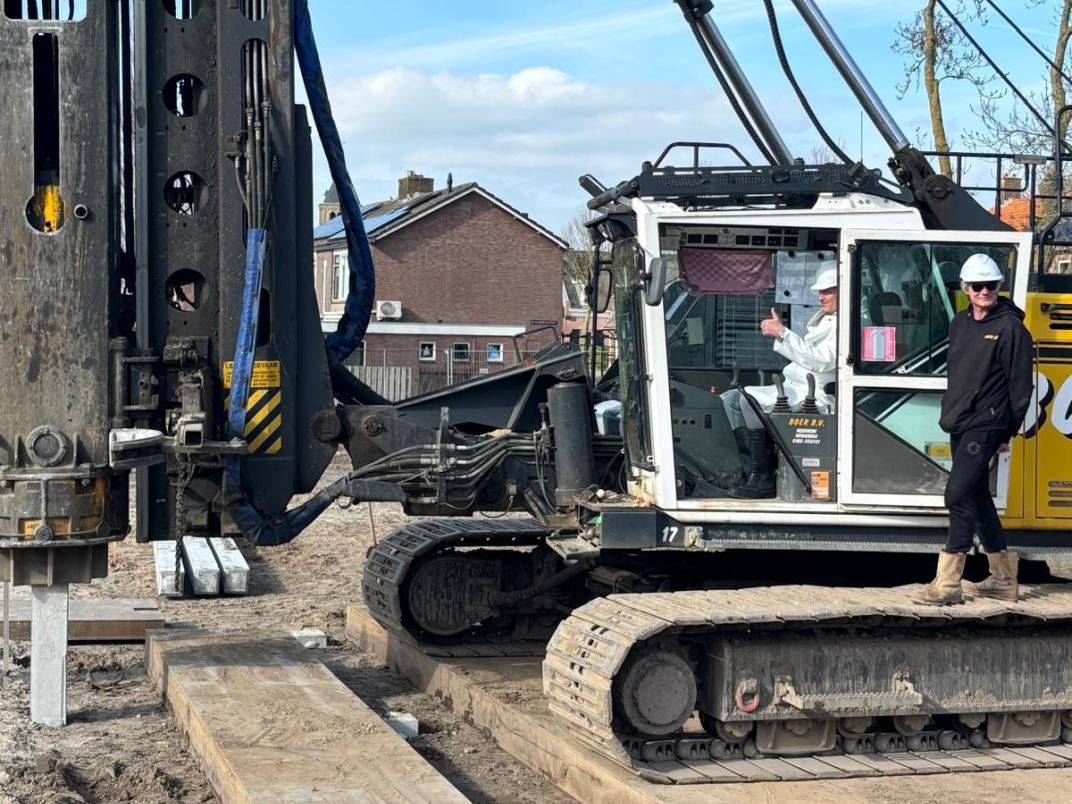 Illustratieve weergave tekst ''Eerste paal geslagen in Giessen-Oudekerk''